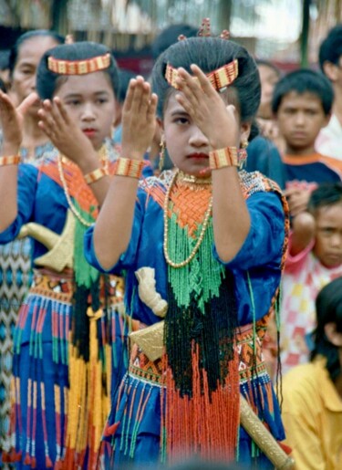 Photographie intitulée "Sulawesi - cérémoni…" par Christian Ebel, Œuvre d'art originale, Photographie argentique