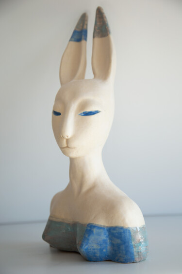 Sculptuur getiteld "Hare woman bust sta…" door Ivan Grodzenskyi, Origineel Kunstwerk, Keramiek
