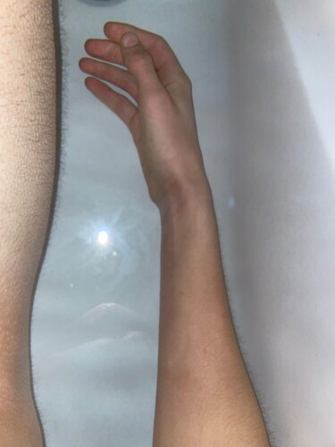 Photographie intitulée "Cold bath" par Filip Jakobović, Œuvre d'art originale, Photographie numérique