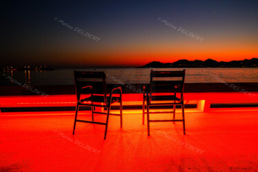 Fotografia intitulada "Rouge croisette" por Mélina Delbert, Obras de arte originais, Fotografia digital Montado em Outro pai…