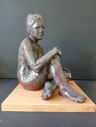 Sculpture intitulée "Assise dans la Lumi…" par Eric Pelleau, Œuvre d'art originale, Céramique