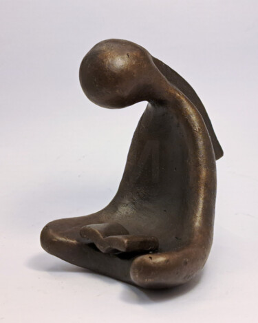 Sculpture titled "Girl Reading 2" by Andries Tip, Original Artwork, Bronze