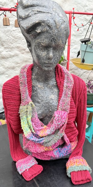 Arte tessile intitolato "Pull "sculpture por…" da Florence Bouvry, Opera d'arte originale, Filo