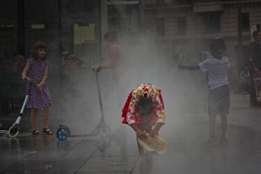 Fotografie mit dem Titel "La jeune danseuse 3" von Etienne Yapo Yao, Original-Kunstwerk, Digitale Fotografie