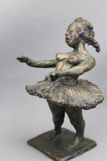 Skulptur mit dem Titel "univers changeant" von Audrey Fléchet, Original-Kunstwerk, Bronze