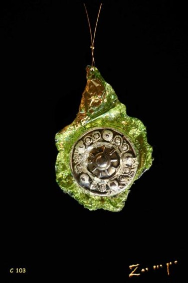 Artisanat intitulée "Pendentif- Roue de…" par Zampo, Œuvre d'art originale, Bijoux