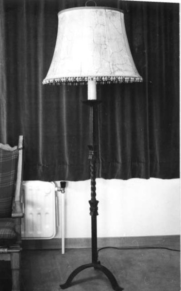 Ambacht getiteld "Lampadaire" door Jos Devondel, Origineel Kunstwerk
