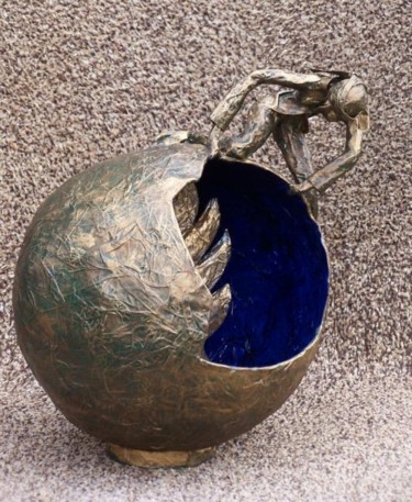 Sculpture intitulée "... tout un monde à…" par Anne-Frédérique Ferret, Œuvre d'art originale, Papier