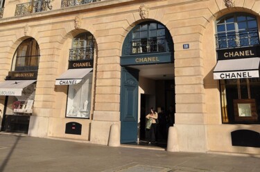 香奈儿与蓬皮杜艺术中心：奢侈与赞助之间的中国当代艺术