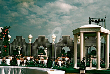 Installation intitulée ""BAL A VERSAILLES"" par Carlo Maiolini, Œuvre d'art originale