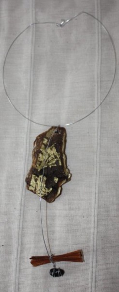 Design intitulée "Collier de bois" par S Eymond Laritaz, Œuvre d'art originale, Colliers