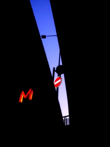 Photographie intitulée "Porte de Bgnolet" par Jusama, Œuvre d'art originale