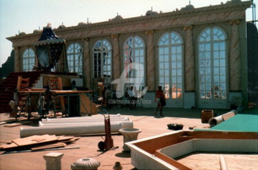 Installation intitulée ""BAL A VERSAILLES"" par Carlo Maiolini, Œuvre d'art originale