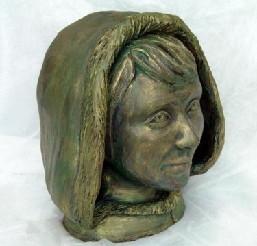 Sculpture intitulée "Jeune femme au capu…" par Marian Cobos, Œuvre d'art originale, Terre cuite