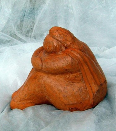 Sculpture intitulée "La femme à la servi…" par Marian Cobos, Œuvre d'art originale, Terre cuite