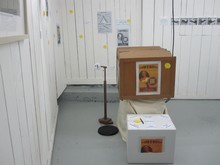 Dessin intitulée "Savon Installation 4" par Yorgos Tambaktis, Œuvre d'art originale