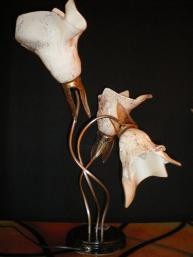 Design intitulée "LAMPE 3 TULIPES" par Jean Luc Masini, Œuvre d'art originale