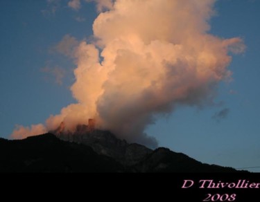 Photographie intitulée "ERUPTION" par Dominique Thivollier, Œuvre d'art originale