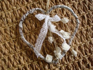 Artisanat intitulée "Coeur & roses" par D A N ' I M A G ' I N, Œuvre d'art originale