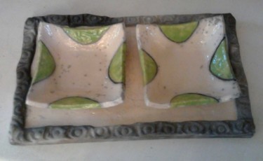 Design intitulée "plateau vert" par Armelle Colombier, Œuvre d'art originale