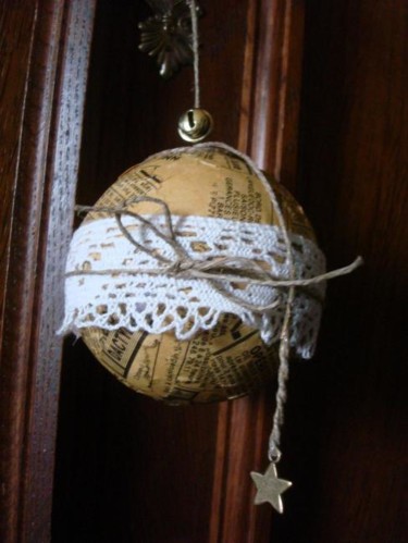 Artisanat intitulée "Boule dentelle" par D A N ' I M A G ' I N, Œuvre d'art originale