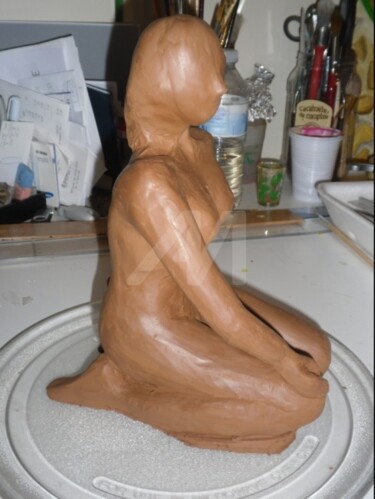 Sculpture titled "Jeune femme agenoui…" by Chantal Le Mesle, Original Artwork, Terra cotta