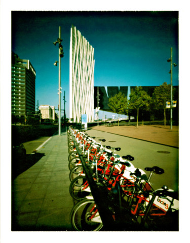 barcellona - diagonal zero zero - forum building museu blau de les ciències naturals Fotografia intitolato "barcellona - diagon…" da Luca Baldassari, Opera d'arte originale