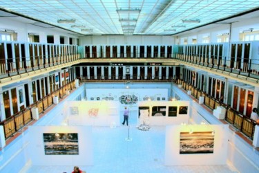 Installation intitulée "Expo XXL Piscine de…" par Cel Ine, Œuvre d'art originale