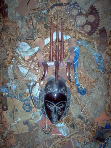 제목이 "Africanidade"인 조형물 Tina J. Garcia로, 원작