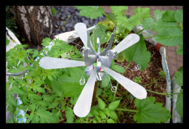 antenne-florale-1.jpg Sculpture intitulée "antenne-florale-1.j…" par Jeff, Œuvre d'art originale, Métaux