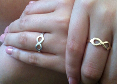 Design intitolato "infinty rings 21k g…" da Ravid Wolff, Opera d'arte originale
