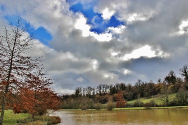 Nuages sur l'étang