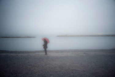 Photography titled "le parapluie rouge" by Jean-Marc Angelini, Original Artwork