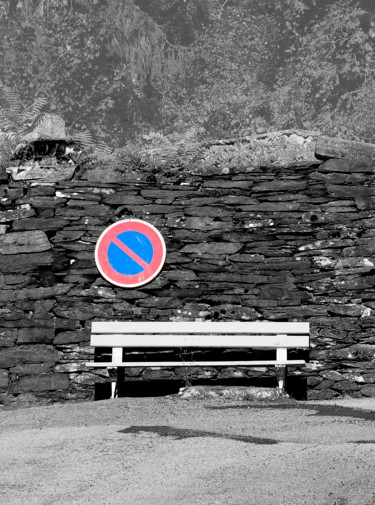 Photographie intitulée "le banc interdit" par Gerard Jeanjean, Œuvre d'art originale