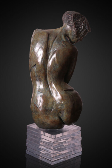 Sculpture titled "Emilie" by Lilou Gilbert Desvallons, Original Artwork, Bronze