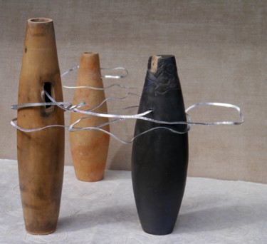 Sculpture titled "Brumes" by Francoise Favre, Original Artwork, Clay