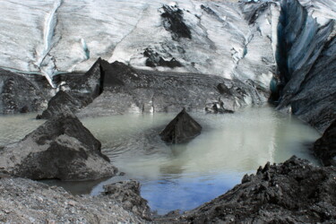Photography titled "Sólheimajökull Glac…" by Elke Matthaeus, Original Artwork