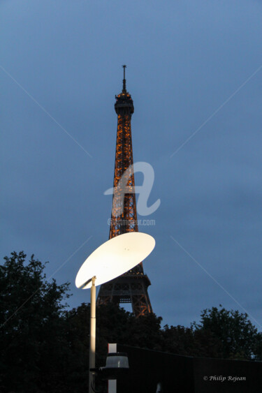 Photographie intitulée "Paris 10" par Philip Rejean, Œuvre d'art originale, Photographie numérique Monté sur Carton