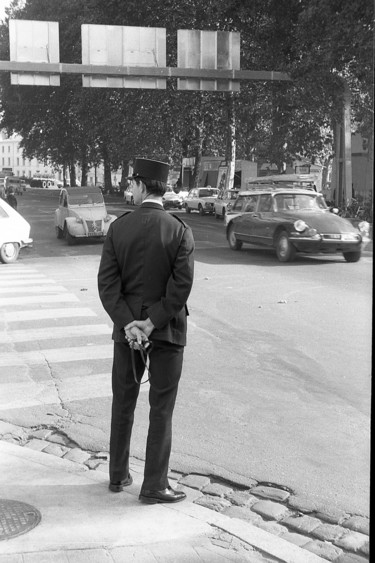 Photographie intitulée "un autre uniforme ." par Dominique Thivollier, Œuvre d'art originale