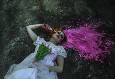 Photographie intitulée "Dear Bride" par Cécile Fauroux, Œuvre d'art originale