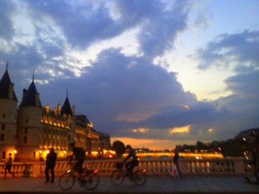 Photographie intitulée "Conciergerie.jpg" par Jean-Luc Perrault, Œuvre d'art originale