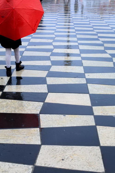 Photography titled "parapluie-rouge-sur…" by Valery Trillaud, Original Artwork