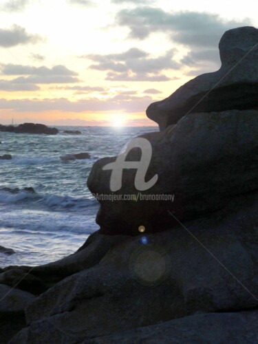 Arts numériques intitulée "Rocher en méditation" par Bruno Antony-Thouret (bruno antony), Œuvre d'art originale, Photo monta…