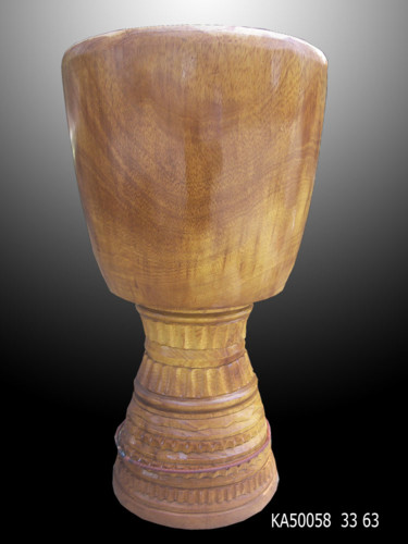 Sculpture intitulée "Fût Djembe Instrume…" par Kebe, Œuvre d'art originale