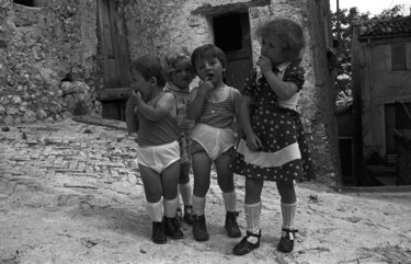 Photography titled "Bambini" by Giuseppe Persia, Original Artwork, Analog photography