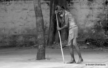 Fotografie getiteld "Struggle!" door Goutam Chakraborty, Origineel Kunstwerk
