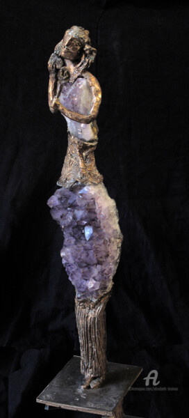 Sculpture titled "Celle qui se coiffe" by Elisabeth Brainos, Original Artwork, Bronze