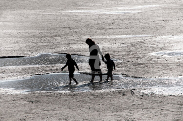Photographie intitulée "les-pieds-dans-l-ea…" par Gérard Vouillon, Œuvre d'art originale