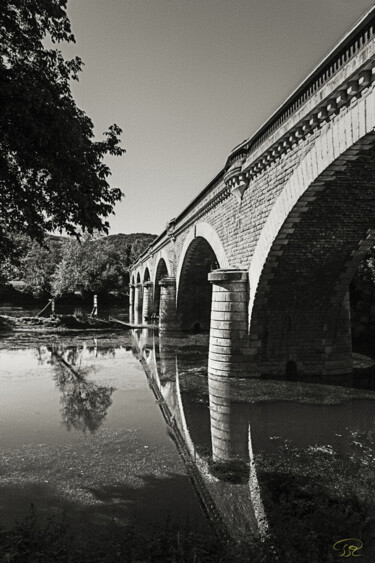 Photographie intitulée "beynac-pont-sncf.jpg" par Philippe Rozier (Photo-EOS), Œuvre d'art originale, Photographie numérique