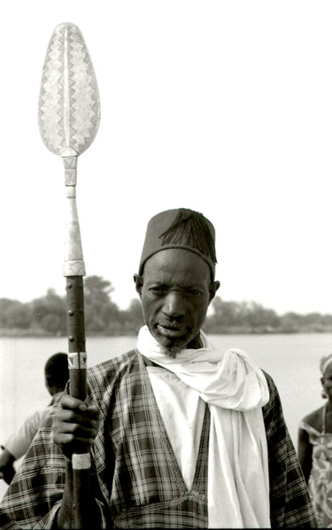 Photographie intitulée "chef Sarakolé en ha…" par Claude Guillemet, Œuvre d'art originale, Photographie non manipulée